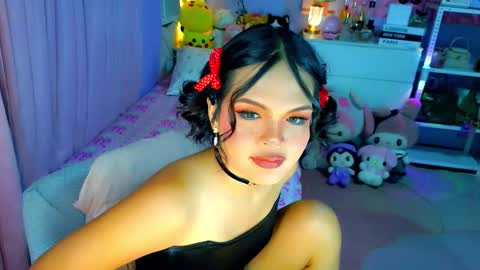 Mia online show from February 2026 05:06:01 AM