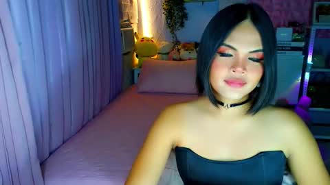Mia online show from February 2026 05:11:02 AM