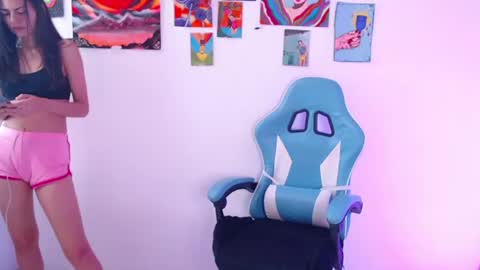 callmebluee online show from June 2026 07:34:02 PM
