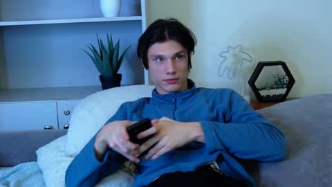 Snapshot of calvin_cay chatting on January 2025 07:42:01 PM Calvin online show from January 2025 07:42:01 PM