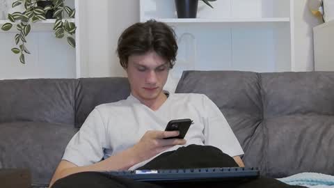 Snapshot of calvin_cay chatting on February 2025 07:57:02 PM Calvin online show from February 2025 07:57:02 PM