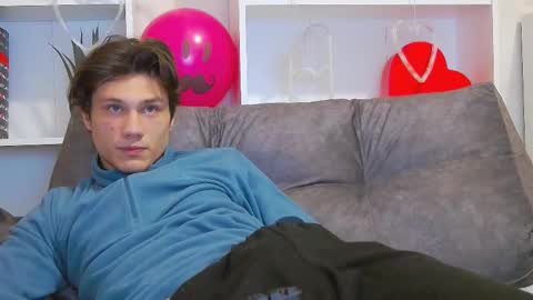 Snapshot of calvin_cay chatting on February 2025 11:09:01 PM Calvin online show from February 2025 11:09:01 PM