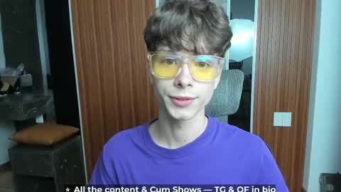 Hey I am Calvin  online show from April 2026 05:17:01 PM