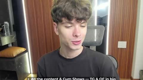 Hey I am Calvin  online show from April 2026 05:17:01 PM