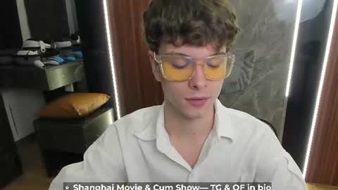 Snapshot of calvin_loves_you chatting on July 2026 03:29:01 PM Hey I am Calvin online show from July 2026 03:29:01 PM