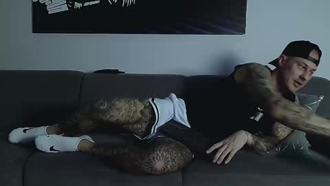 Snapshot of calvinhunt69 chatting on November 2025 11:38:01 PM Calvin online show from November 2025 11:38:01 PM