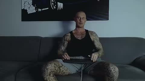 Snapshot of calvinhunt69 chatting on November 2025 10:54:01 PM Calvin online show from November 2025 10:54:01 PM