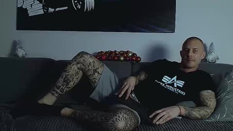 Snapshot of calvinhunt69 chatting on December 2025 11:25:02 PM Calvin online show from December 2025 11:25:02 PM