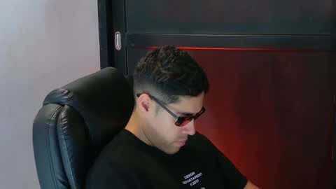 camara110 online show from September 2025 08:19:01 PM