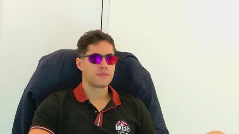 camara110 online show from November 2025 07:12:01 PM