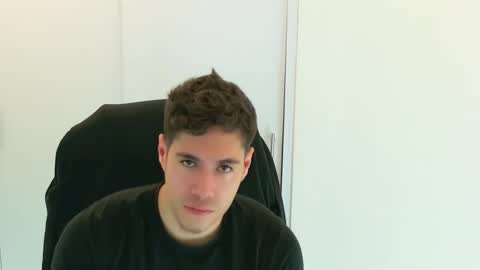 camara110 online show from November 2025 08:20:01 PM