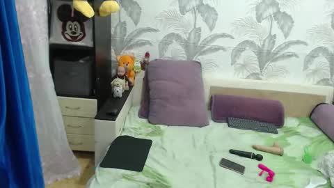 CamDiva1 online show from September 2025 01:38:02 AM