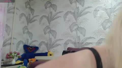 Snapshot of camdiva1 chatting on June 2026 01:03:02 PM CamDiva1 online show from June 2026 01:03:02 PM