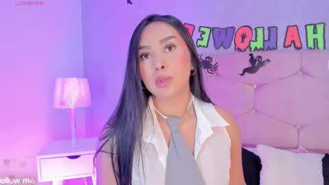 Camelia Smith online show from October 2025 03:30:01 AM