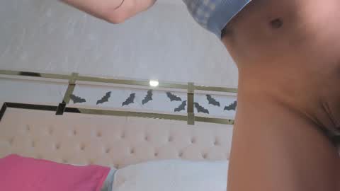 Snapshot of cameron_hearts chatting on October 2025 12:20:01 PM cameron_hearts online show from October 2025 12:20:01 PM