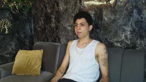 Snapshot of cameron_lux4 chatting on January 2026 12:42:02 PM CAMERON online show from January 2026 12:42:02 PM