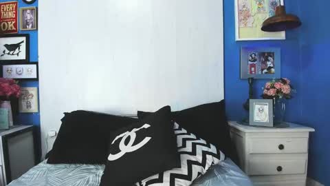 Snapshot of cameronrey_ chatting on November 2025 09:37:02 PM --- Cameron --- online show from November 2025 09:37:02 PM