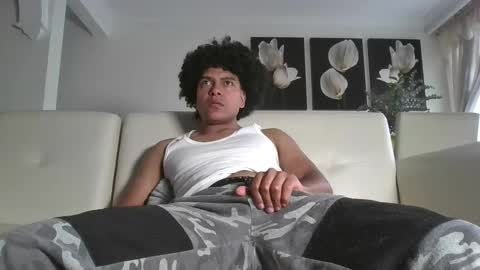 Stiven online show from October 2025 07:53:02 PM