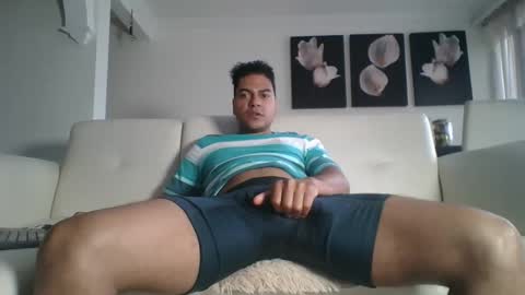 Stiven online show from December 2025 04:38:01 PM