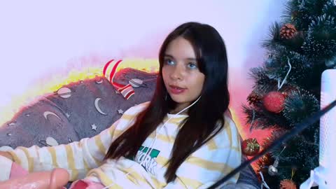 Snapshot of cami_casti777 chatting on December 2024 02:17:02 PM trini-1000 online show from December 2024 02:17:02 PM