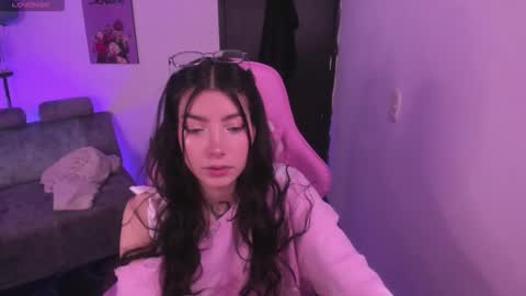 CAMI  online show from December 2025 10:26:01 PM