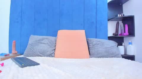 Camila online show from March 2025 04:18:01 PM