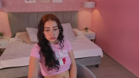 Camil online show from May 2026 07:44:01 PM