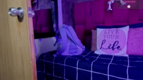 camila__bouzas online show from February 2026 12:01:01 PM