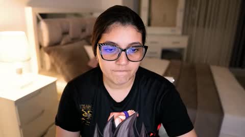 Camila buitrago online show from November 2025 03:15:01 AM