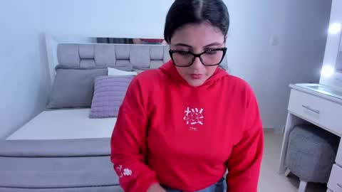 Camila buitrago online show from June 2026 12:27:01 AM