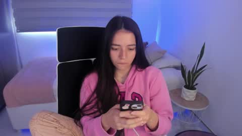  C A M I  online show from April 2026 04:04:02 PM