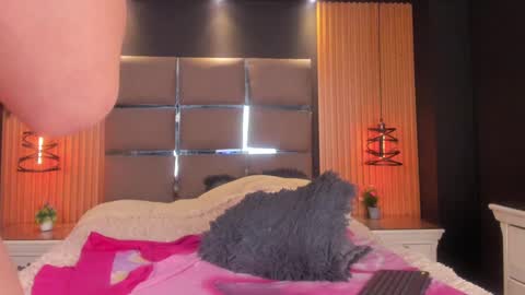 camila_martinez9 online show from January 2025 02:37:01 PM