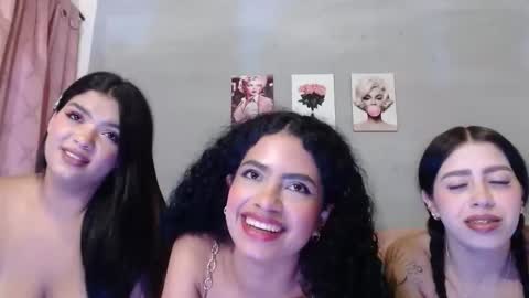camila_meza online show from November 2025 01:34:02 PM
