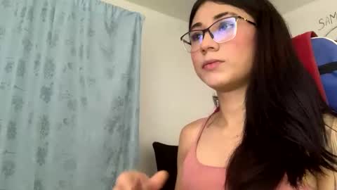 Camila online show from December 2025 06:17:01 PM