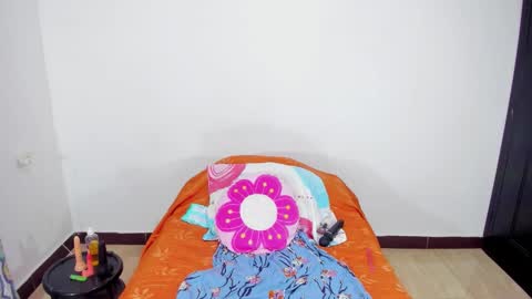 camilaa foxxx online show from October 2025 01:42:02 PM