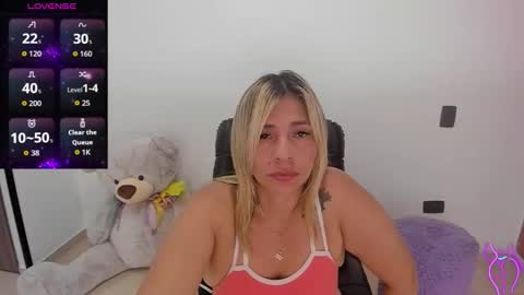 Camila online show from November 2025 11:50:01 PM