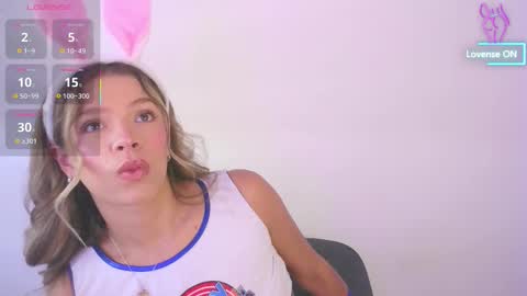 Snapshot of camilamonroee chatting on October 2025 01:58:01 PM Camila Monroee online show from October 2025 01:58:01 PM