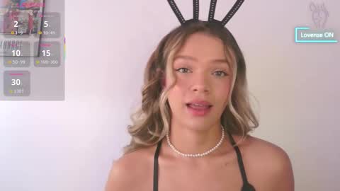 Snapshot of camilamonroee chatting on October 2025 02:29:01 PM Camila Monroee online show from October 2025 02:29:01 PM