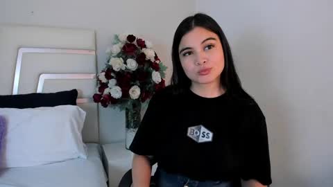 Snapshot of camilasofiia chatting on January 2025 07:17:01 PM Camila online show from January 2025 07:17:01 PM