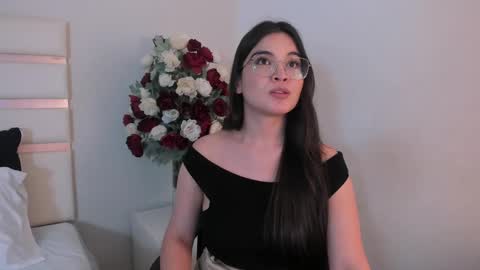 Snapshot of camilasofiia chatting on January 2025 12:04:01 AM Camila online show from January 2025 12:04:01 AM