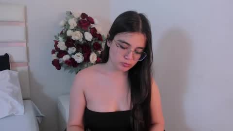 Snapshot of camilasofiia chatting on January 2025 02:43:01 AM Camila online show from January 2025 02:43:01 AM