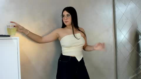 Snapshot of camilasofiia chatting on September 2025 07:36:01 PM Camila online show from September 2025 07:36:01 PM