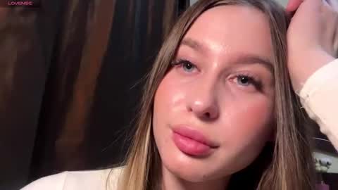 Miki online show from March 2026 01:28:02 PM