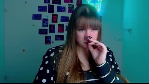 Snapshot of camilla_body chatting on April 2026 06:16:02 AM Camilla online show from April 2026 06:16:02 AM