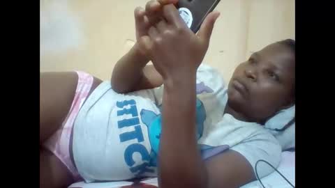 Snapshot of camillah_sweet chatting on June 2026 06:14:01 PM camillah_sweet online show from June 2026 06:14:01 PM