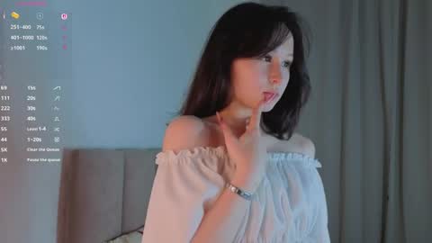Snapshot of camillahooser chatting on May 2026 01:25:02 AM May online show from May 2026 01:25:02 AM