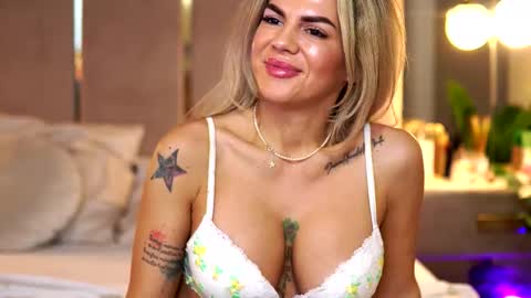 Snapshot of camillastarr chatting on December 2025 09:29:01 AM Camy online show from December 2025 09:29:01 AM