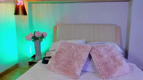 Camille Lynn online show from September 2025 01:43:01 AM