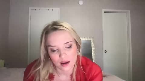 camilleclairexo online show from April 2026 08:17:01 PM