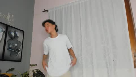 Snapshot of camillo_virgil chatting on November 2025 10:51:02 AM Camillo Virgil online show from November 2025 10:51:02 AM